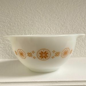 Vintage Pyrex yellow snowflake bowl 441